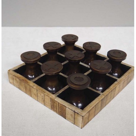 Jeu OXO sur plateau carré